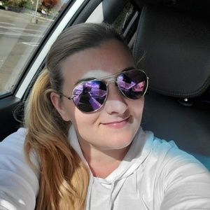 Meet your Posher, Stephanie